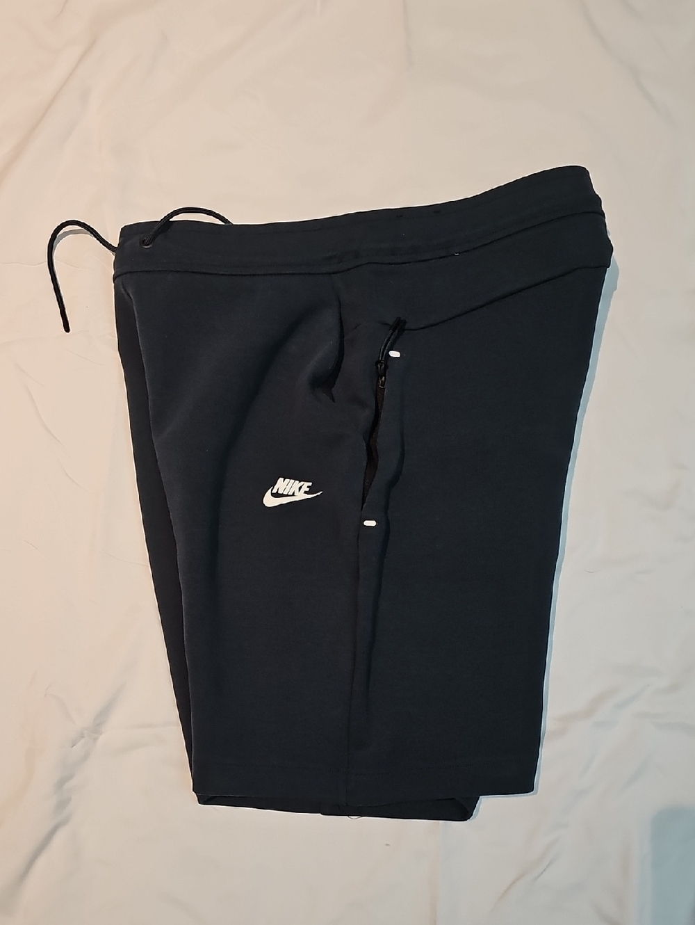 Nike Tech Shorts - Picture 3 of 6